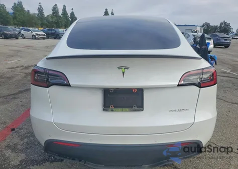 2022 Tesla Model Y z USA, uszkodzony, nr VIN 7SAYGDEF0NF489465